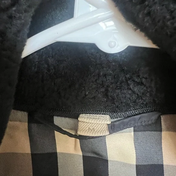 Burberry Black Quilted Puffer Coat with Belt - Picture 3 of 7